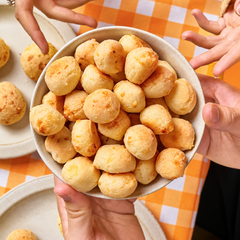Brazilian Cheese Bread Mini Bites | Pão de queijo Mini Bites