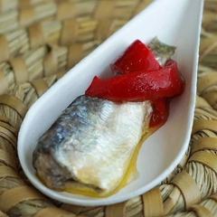 Sardines in Olive Oil 3/4 La brujula 115g | Sardinas en Aceite de Oliva 3/4 La Brújula 115g