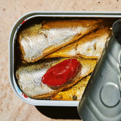 Small Sardines in Piri-Piri Sauce and Organic Extra Virgin Olive Oil JOSE Gourmet 90g | Sardinillas en Salsa Piri-Piri y Aceite de Oliva Virgen Extra Ecológico 90 g
