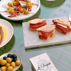 White Tuna Belly in Olive Oil La Brujula 115g Tin | Ventresca de Bonito en Aceite de Oliva La Brujula 115g